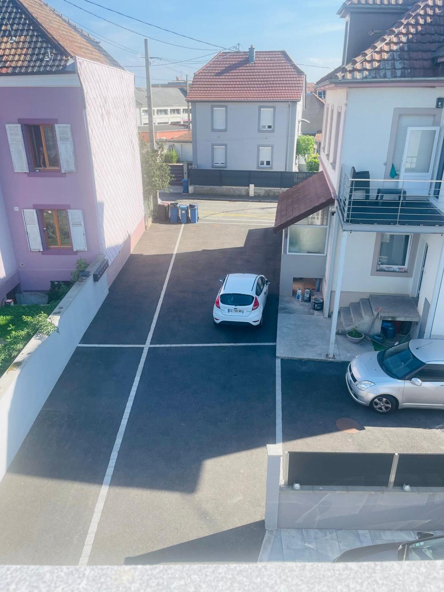 Bes,, Attique Neuf Avec Confort Apartment *