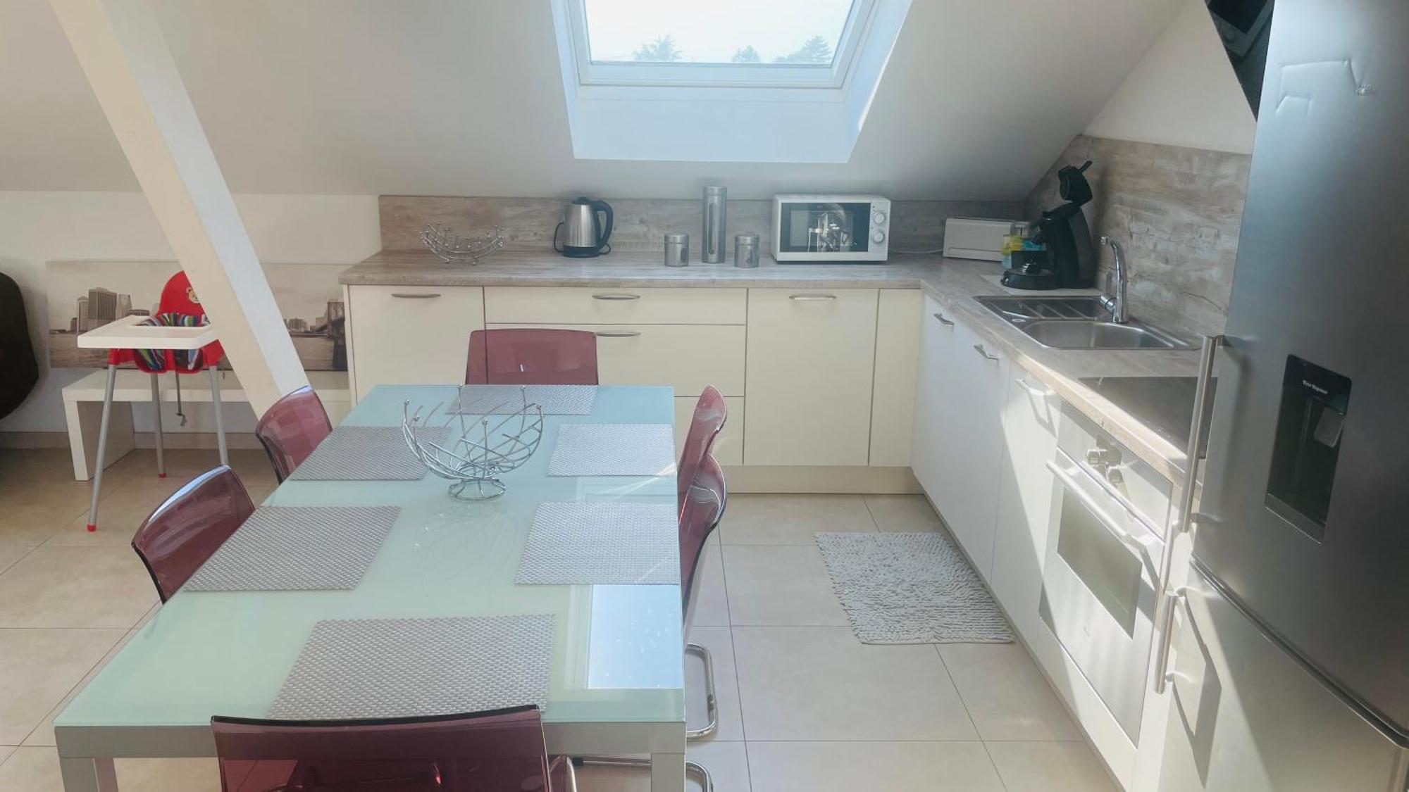 Bes,, Attique Neuf Avec Confort Apartment