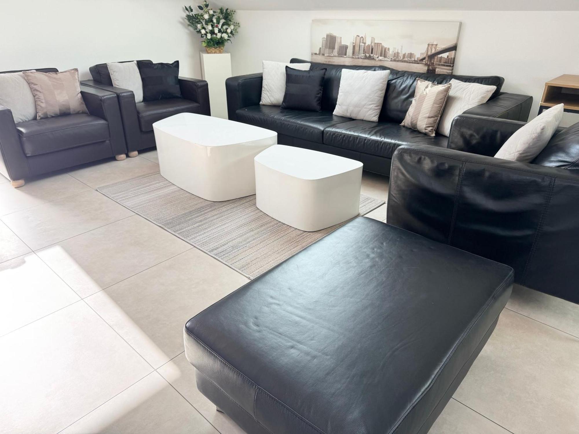 Bes,, Attique Neuf Avec Confort