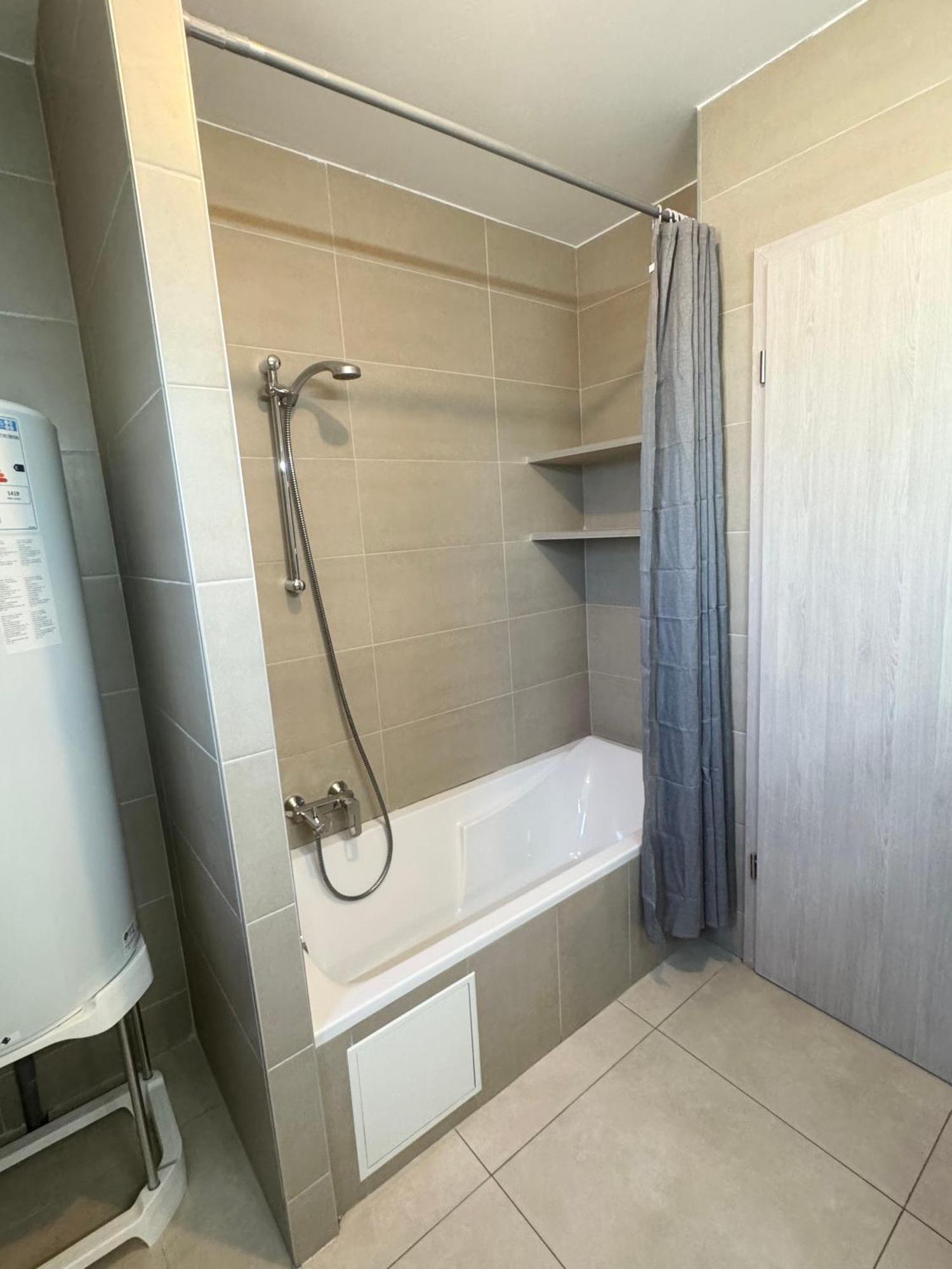 Apartment Bes,, Attique Neuf Avec Confort *