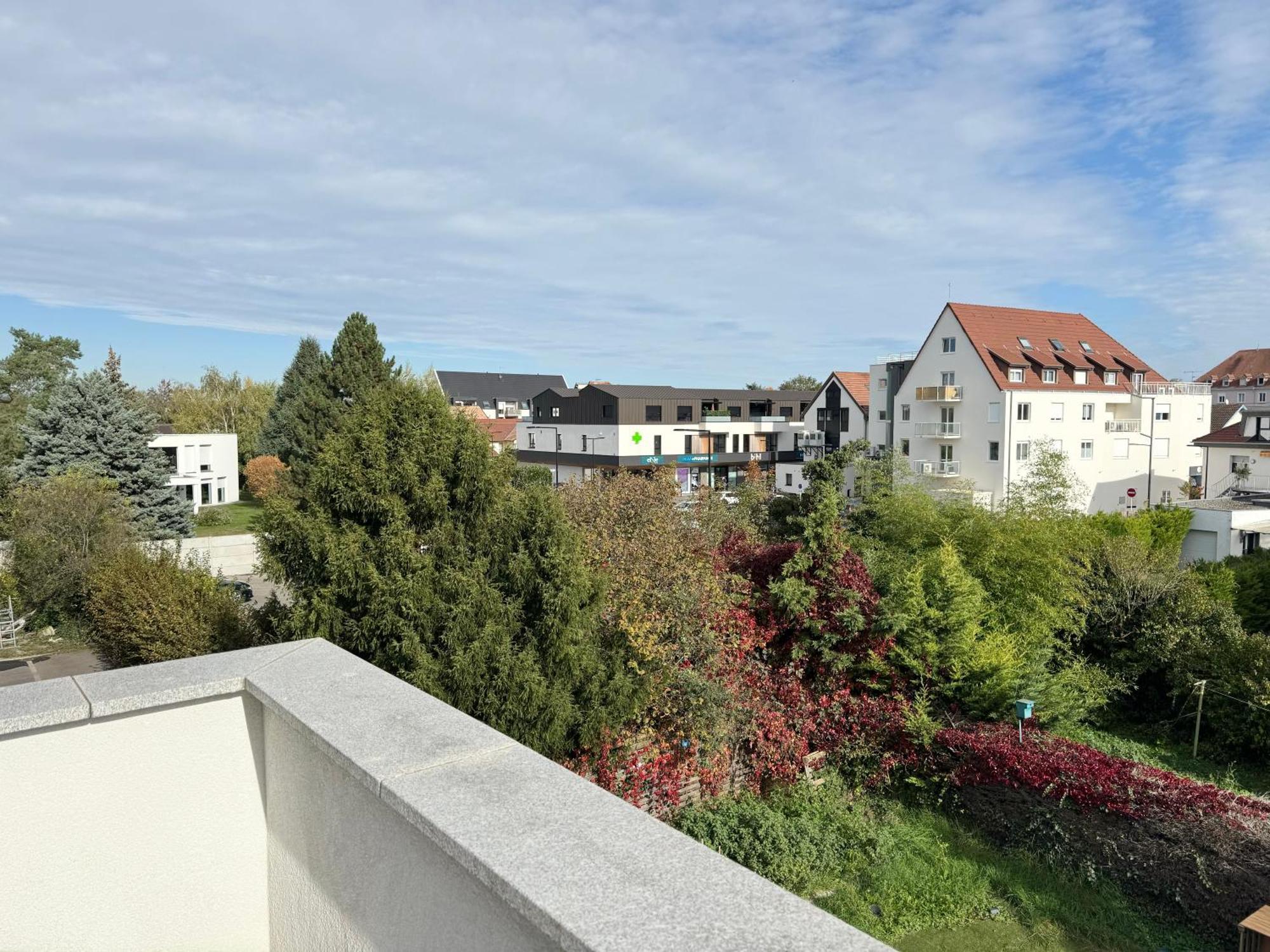 Bes,, Attique Neuf Avec Confort Apartment
