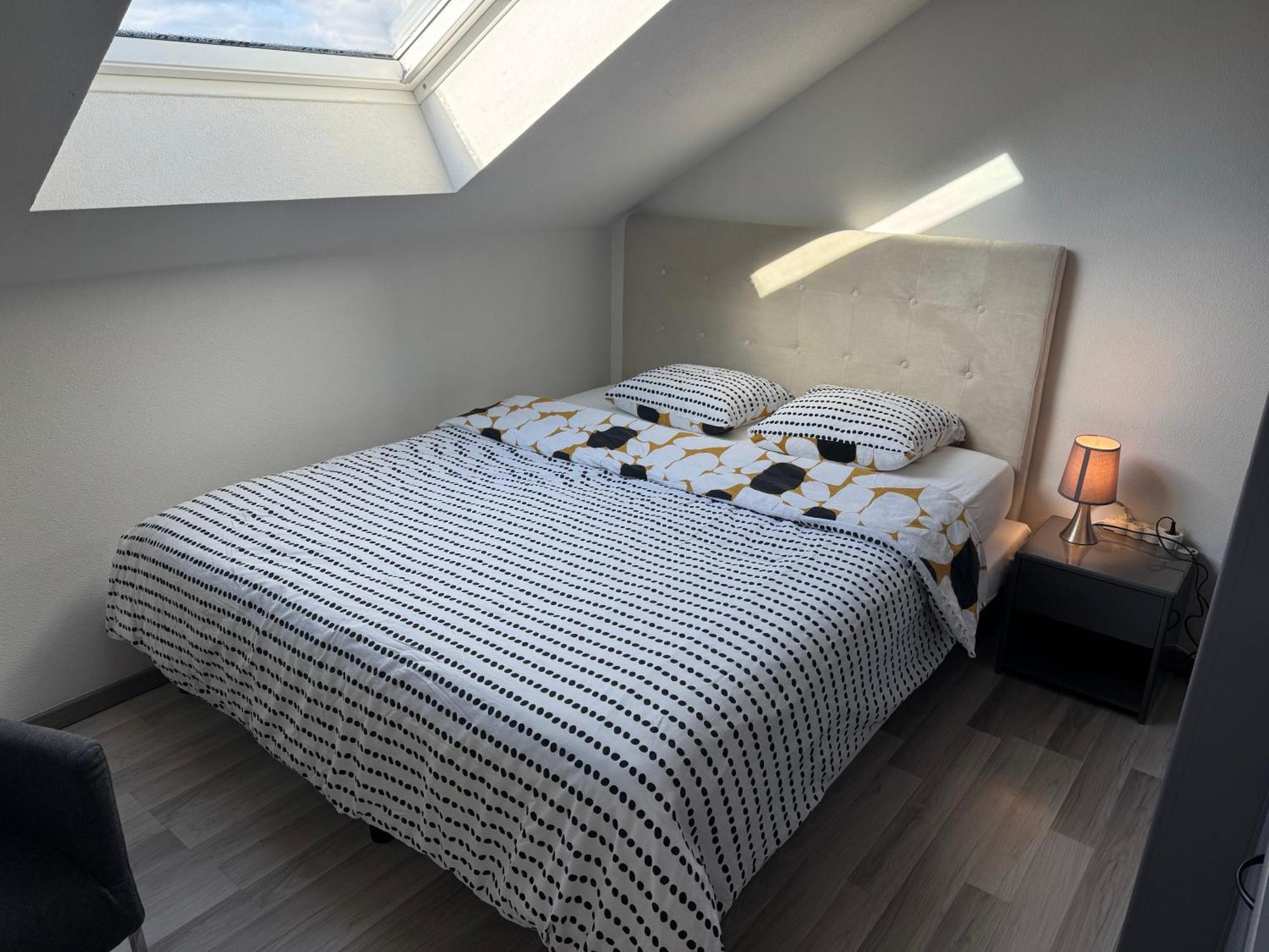 Bes,, Attique Neuf Avec Confort Apartment *