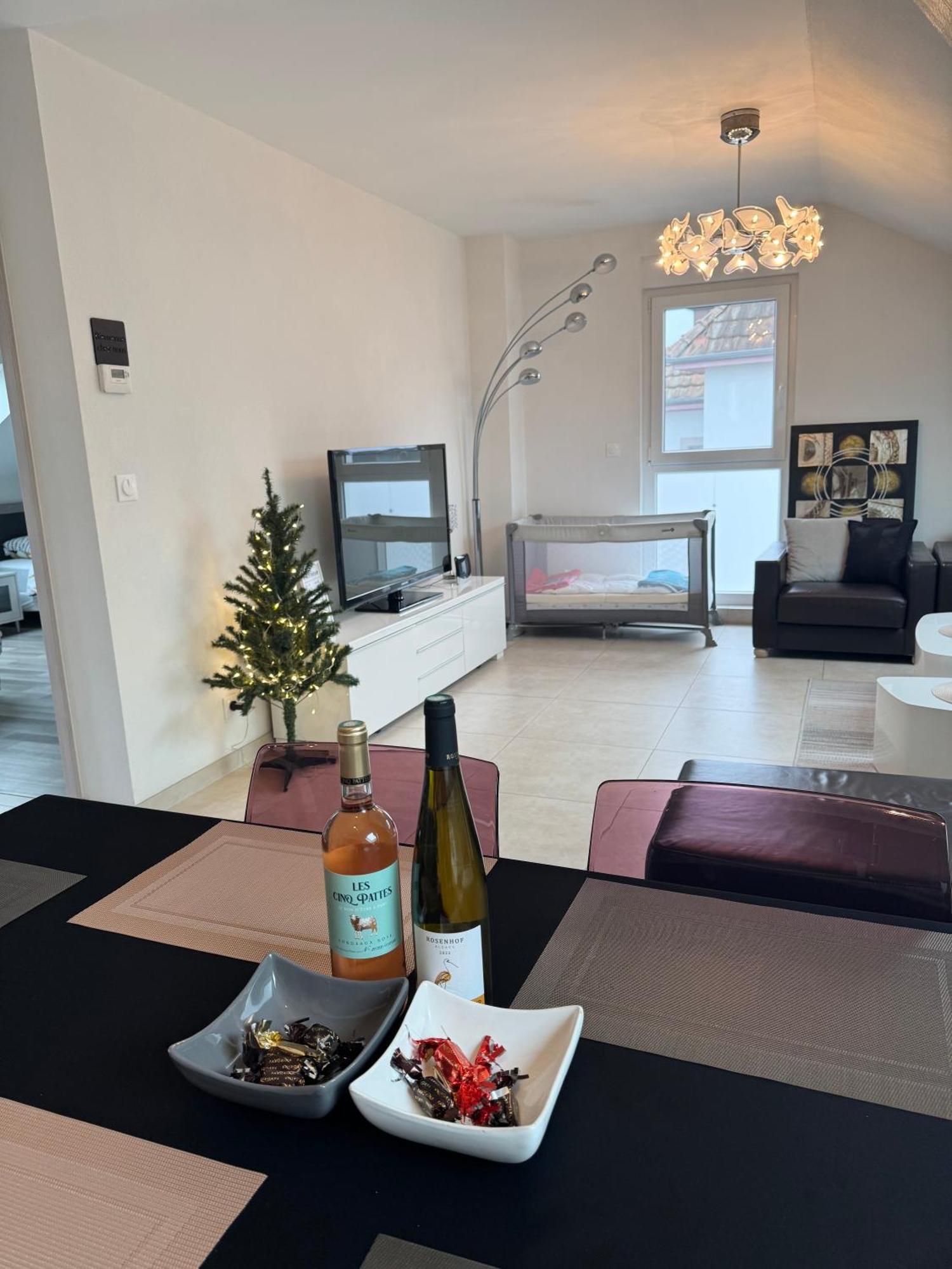 Bes,, Attique Neuf Avec Confort Apartment *